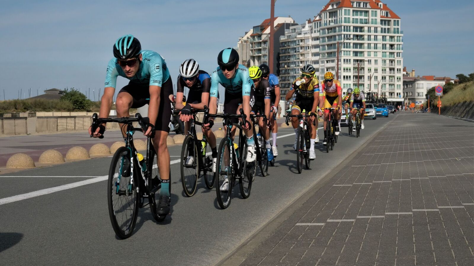 Een wereldkampioenschap, een bijzondere koppeltijdrit en racen naast het strand
